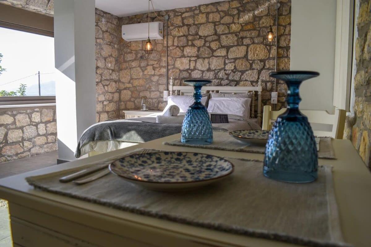 Villa Coastal Stone Hideaway With Stunning Scenery Kitriaí Esterno foto