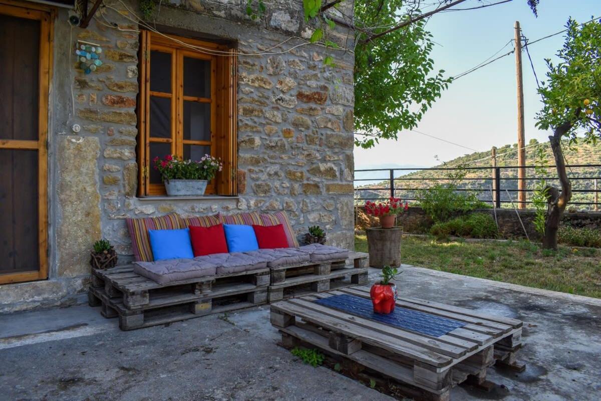 Villa Coastal Stone Hideaway With Stunning Scenery Kitriaí Esterno foto